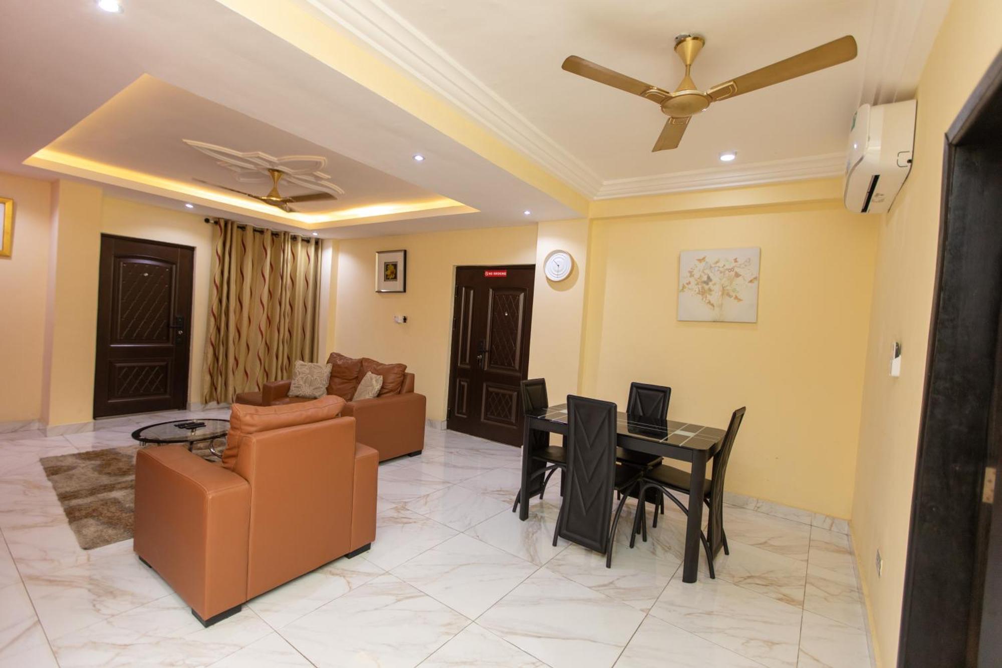 Washington Apartments - Just 25Mins Drive From The Airport Kwashieman Eksteriør billede