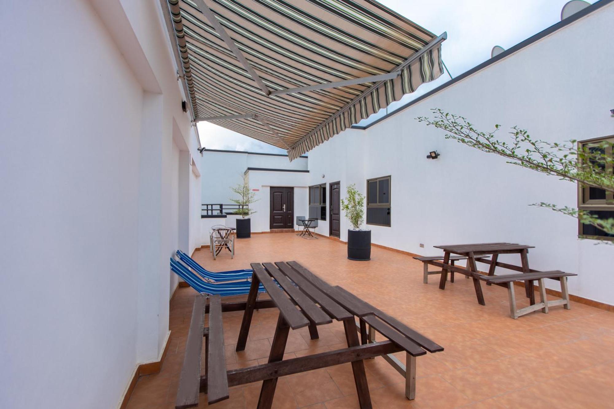Washington Apartments - Just 25Mins Drive From The Airport Kwashieman Eksteriør billede